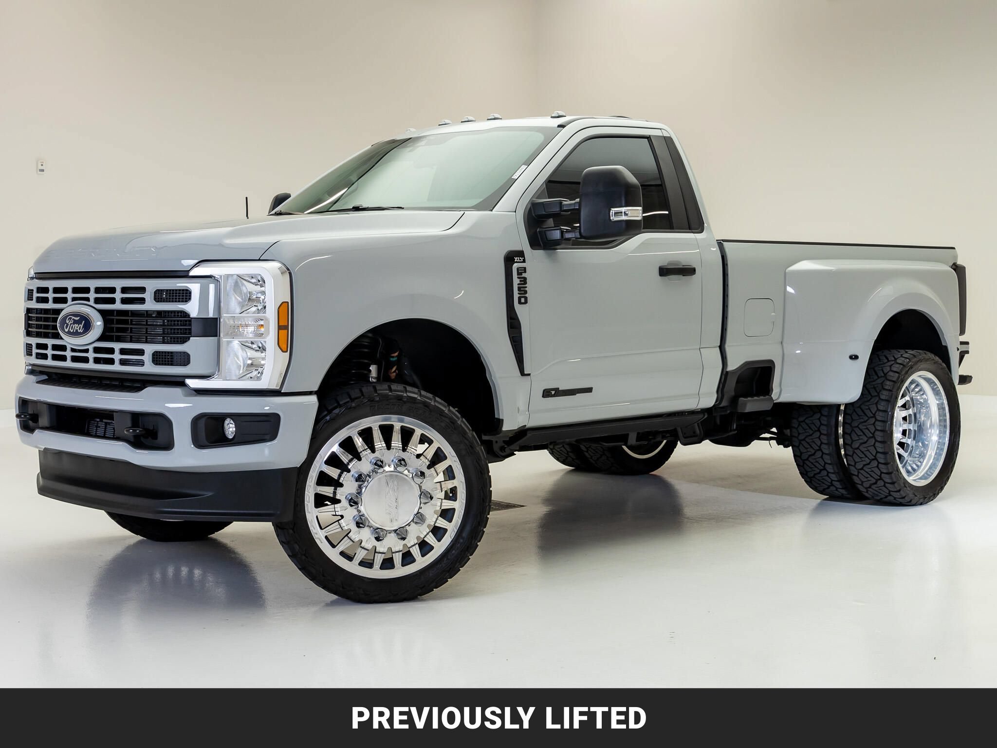 Used 2025 Ford F350 XLT AWD/4WD image 4