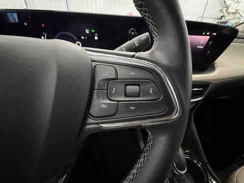Used 2024 Buick Encore GX Avenir image 18
