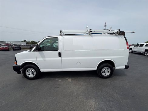 Used 2017 Chevrolet Express 2500 w/ Cold Climate Package RWD image 2