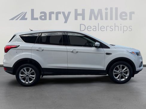 Used 2019 Ford Escape SE image 6