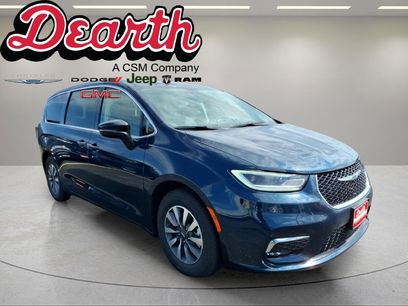 Used 2024 Chrysler Pacifica Limited