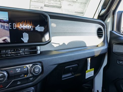 New 2026 Jeep Gladiator Sport image 28