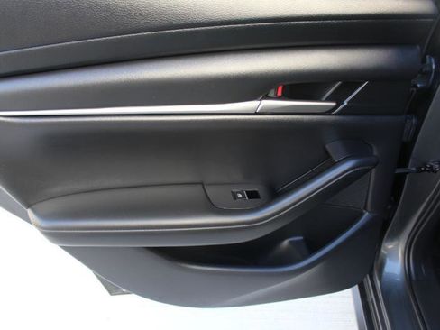 Used 2023 MAZDA MAZDA3 s FWD image 12