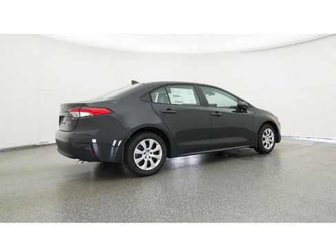 Used 2025 Toyota Corolla LE FWD image 30