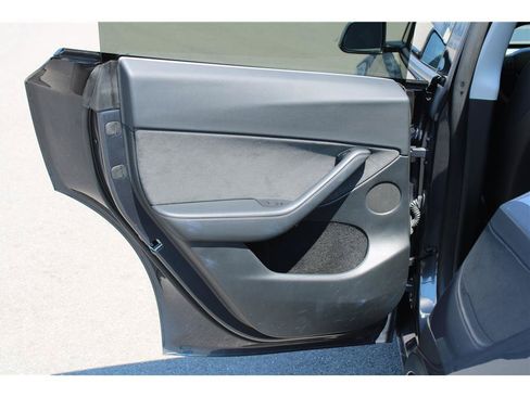 Used 2022 Tesla Model Y Performance AWD/4WD image 11