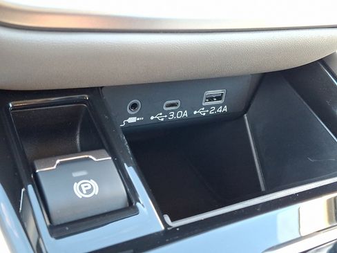 Certified 2025 Subaru Legacy Limited image 24