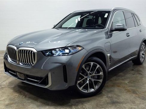 New 2026 BMW X5 xDrive50e w/ Climate Comfort Package image 11