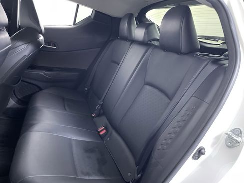 Used 2020 Toyota C-HR Limited FWD image 19