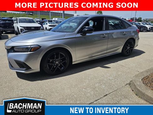 Used 2023 Honda Civic Sport image 3