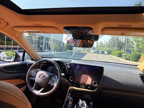 Used 2022 Lexus NX 350h AWD image 8