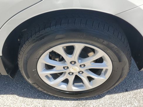 Used 2020 Chevrolet Equinox LT w/ LPO, Floor Liner Package image 7