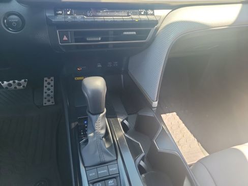 Used 2025 Toyota Camry SE FWD image 16