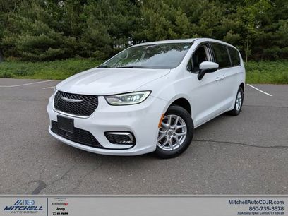 Used 2023 Chrysler Pacifica Touring-L