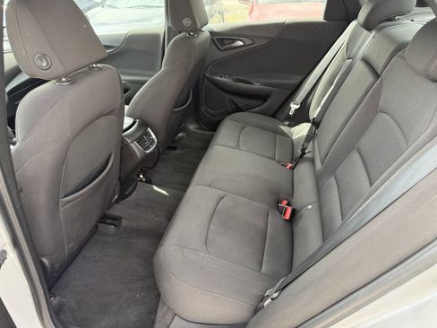 Used 2018 Chevrolet Malibu LT image 9
