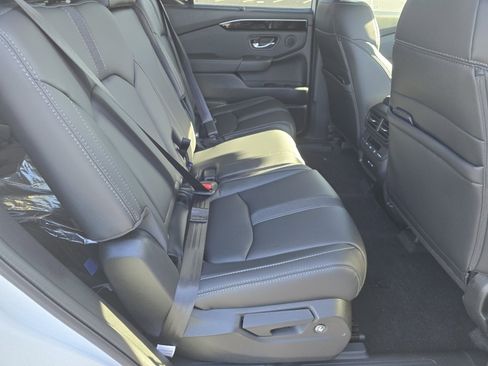 New 2025 Honda Pilot Touring image 22