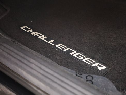 Used 2009 Dodge Challenger R/T RWD image 28