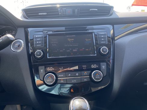 Used 2022 Nissan Rogue Sport SL AWD/4WD image 13