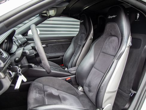 Certified 2021 Porsche 718 Boxster Spyder RWD image 5