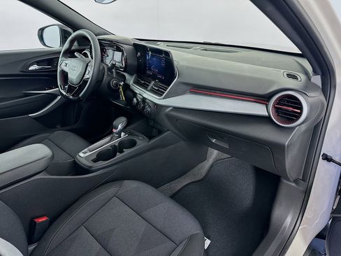 Used 2026 Chevrolet Trax RS w/ Driver Confidence Package image 28