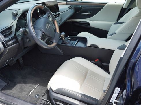 Certified 2024 Lexus ES 350 Ultra Luxury w/ Accessory Package (Z2) FWD image 7