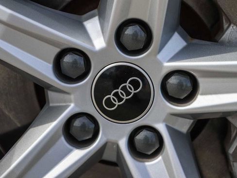 Used 2023 Audi Q5 2.0T Premium w/ Convenience Package AWD/4WD image 15