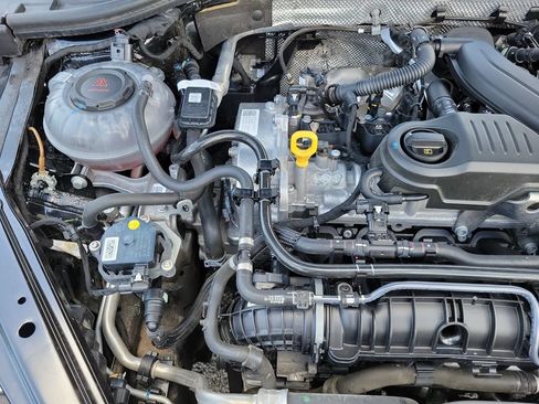 Used 2025 Volkswagen Jetta SE FWD image 39