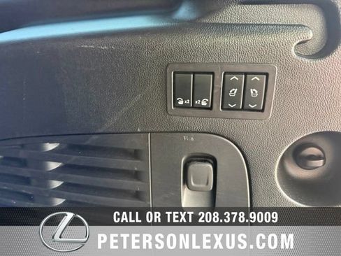 Used 2019 Cadillac Escalade ESV Platinum AWD/4WD image 24