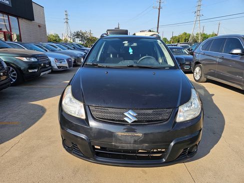 Used 2009 Suzuki SX4 Hatchback FWD image 2