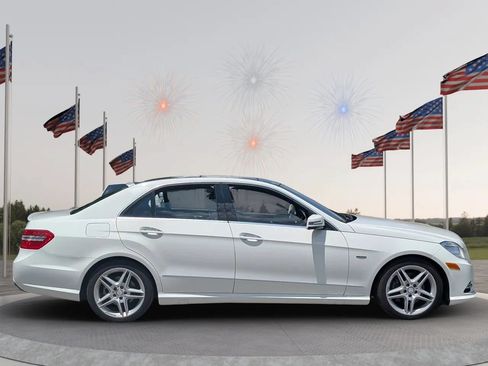 Used 2012 Mercedes-Benz E 350 4MATIC Sedan w/ Premium 2 Pkg image 4