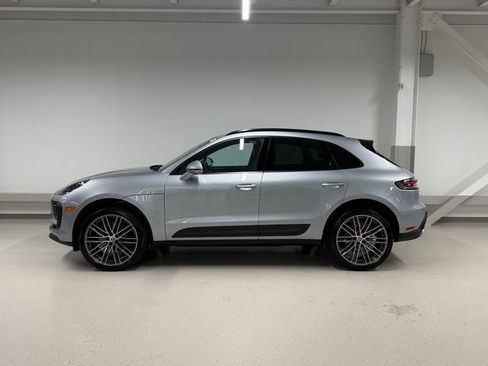 Certified 2026 Porsche Macan AWD/4WD image 2