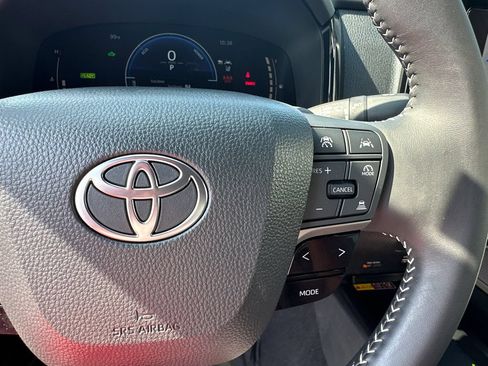 Used 2025 Toyota Camry SE w/ Convenience Package FWD image 26