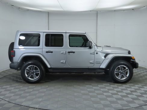 Used 2021 Jeep Wrangler Unlimited Sahara image 4