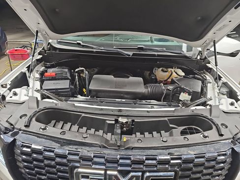 Used 2023 GMC Yukon XL Denali Ultimate w/ LPO, Floor Liner Package image 30