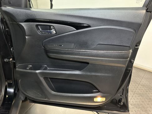 Used 2017 Honda Ridgeline RTL-E image 37