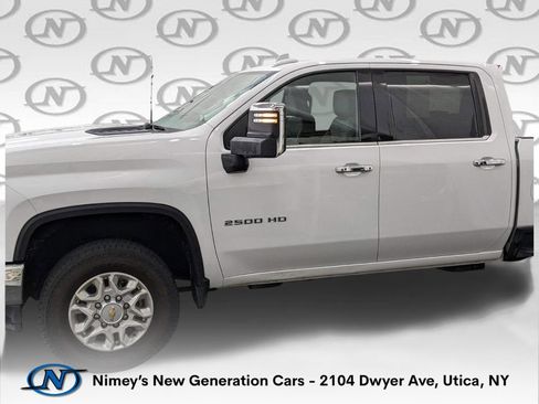 Used 2022 Chevrolet Silverado 2500 LTZ AWD/4WD image 2