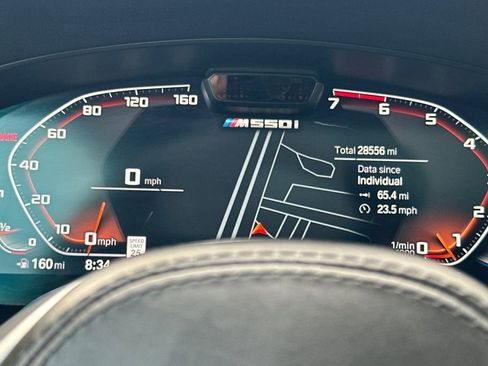 Used 2022 BMW M550i xDrive M550i xDrive w/ Dynamic Handling Package image 29
