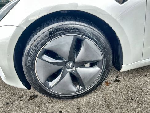 Used 2018 Tesla Model 3 Long Range image 12