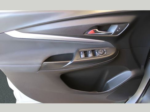 Used 2022 Chevrolet Bolt EUV LT image 12