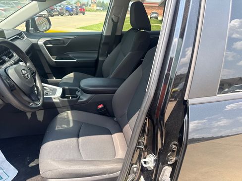 Used 2023 Toyota RAV4 LE AWD/4WD image 17
