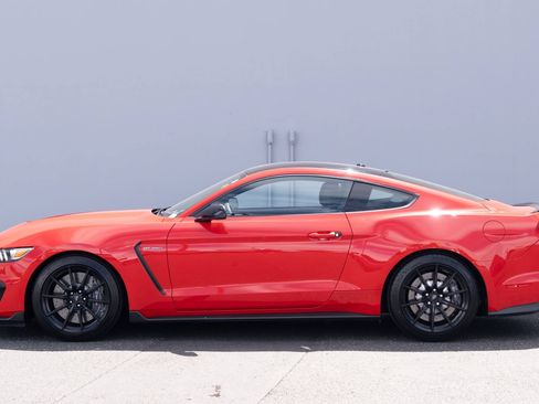 Used 2016 Ford Mustang Shelby GT350 w/ Technology Package RWD image 19