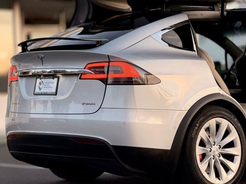 Used 2016 Tesla Model X Performance image 9