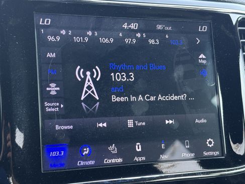 Used 2020 Jeep Grand Cherokee Altitude image 23