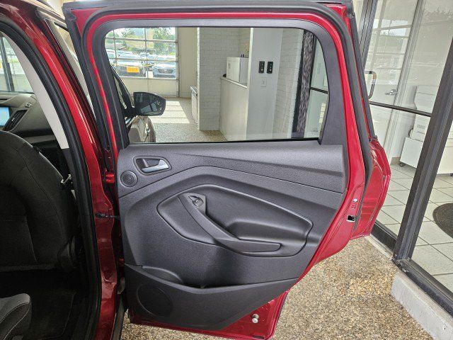 Used 2014 Ford Escape SE w/ Equipment Group 201A AWD/4WD image 16