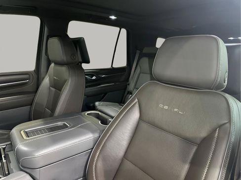 Used 2022 GMC Yukon Denali w/ Denali Ultimate Package AWD/4WD image 10
