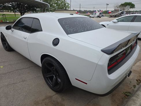 Used 2019 Dodge Challenger R/T w/ Driver Convenience Group RWD image 16