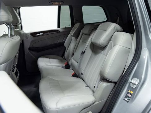 Used 2015 Mercedes-Benz GL 450 4MATIC image 24