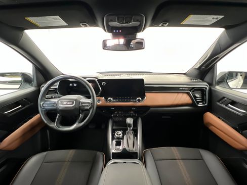 Used 2024 GMC Canyon AT4 w/ Technology Package image 10