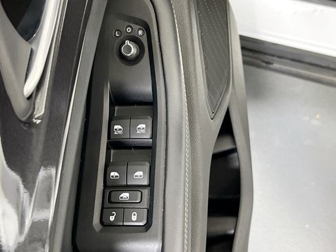 Used 2023 Jeep Grand Cherokee Altitude AWD/4WD image 17