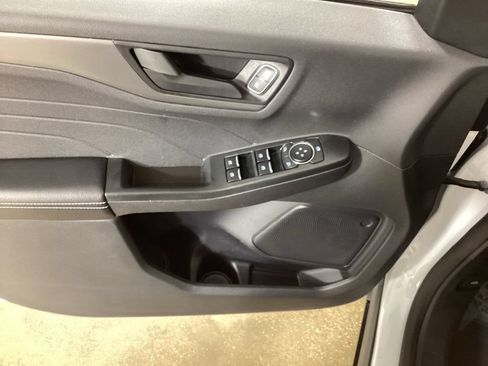 Used 2024 Ford Escape Active w/ Tech Pack #1 AWD/4WD image 12