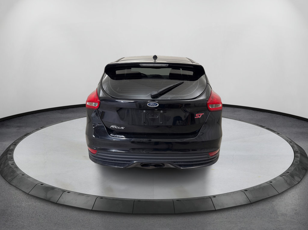 Used 2017 Ford Focus ST FWD image 7